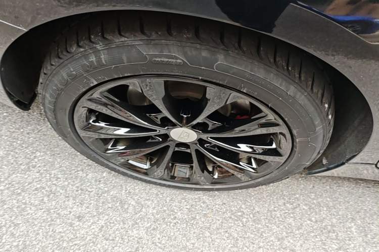 Used Cadillac CT5 2021 28T Luxury Model Right Rear Wheel Hub