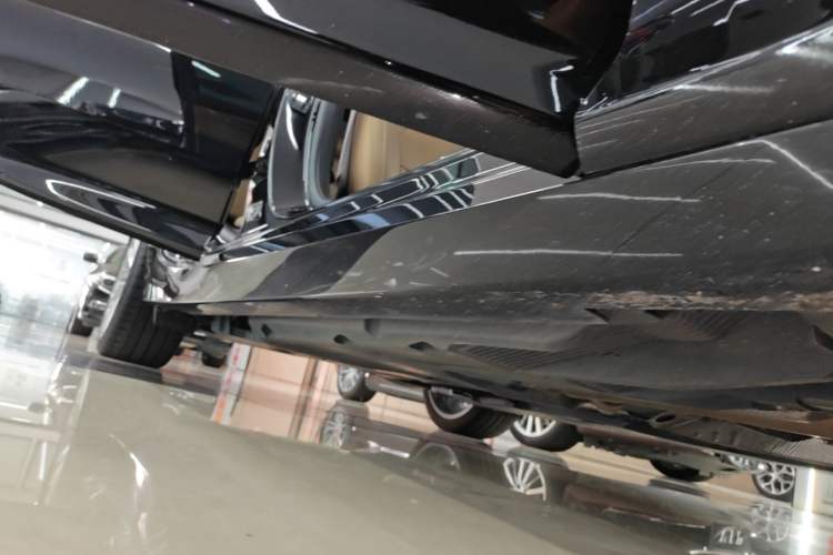 Used Cadillac CT5 2021 28T Prestige Edition Right Side Sill