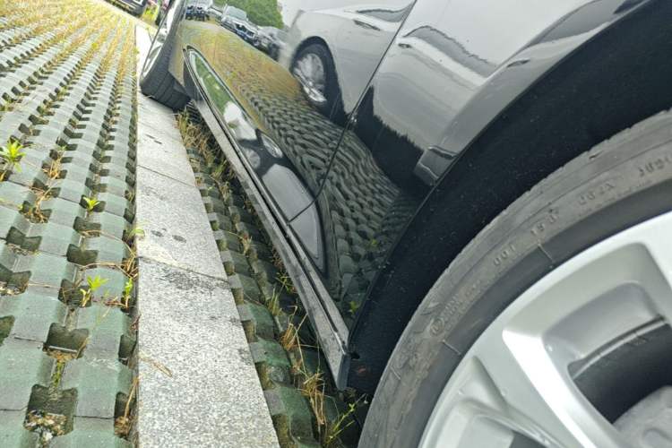 Used Cadillac CT5 2021 Revised 28T Luxury Version Right Side Sill
