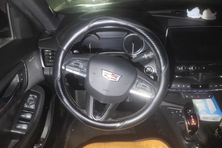 Used Cadillac CT5 2021 28T Luxury Model Steering Wheel