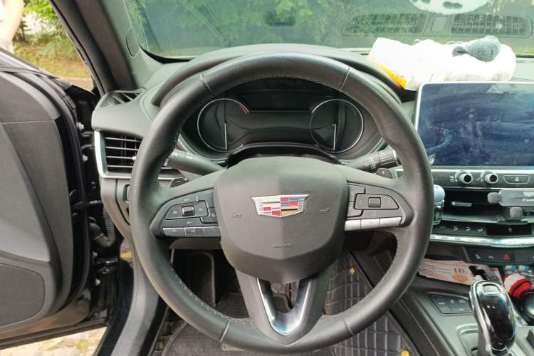 Used Cadillac CT5 2021 28T Luxury Model Steering Wheel