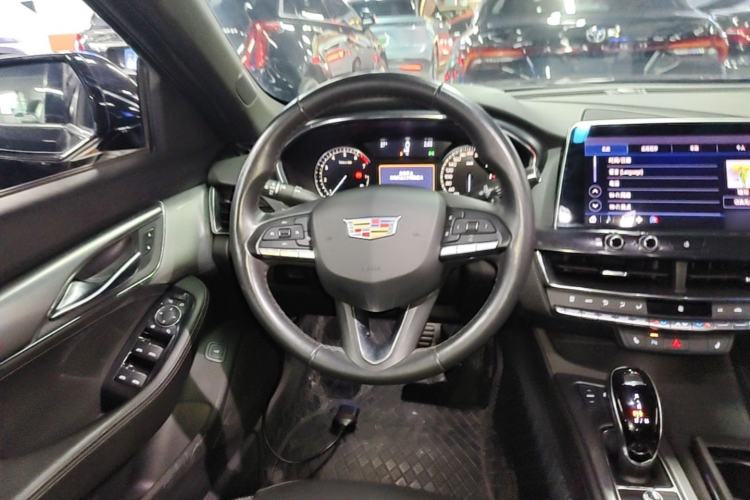 Used Cadillac CT5 2021 28T Luxury Model Steering Wheel