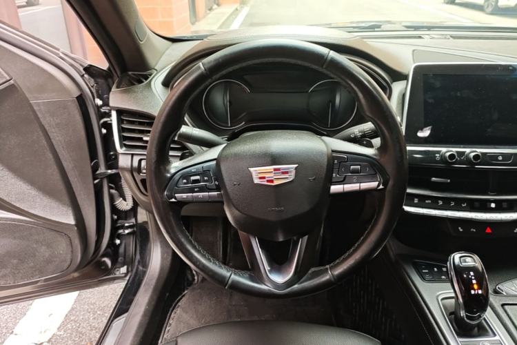 Used Cadillac CT5 2021 28T Luxury Model Steering Wheel