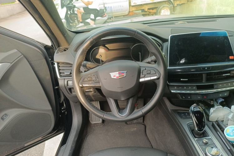 Used Cadillac CT5 2021 28T Luxury Model Steering Wheel