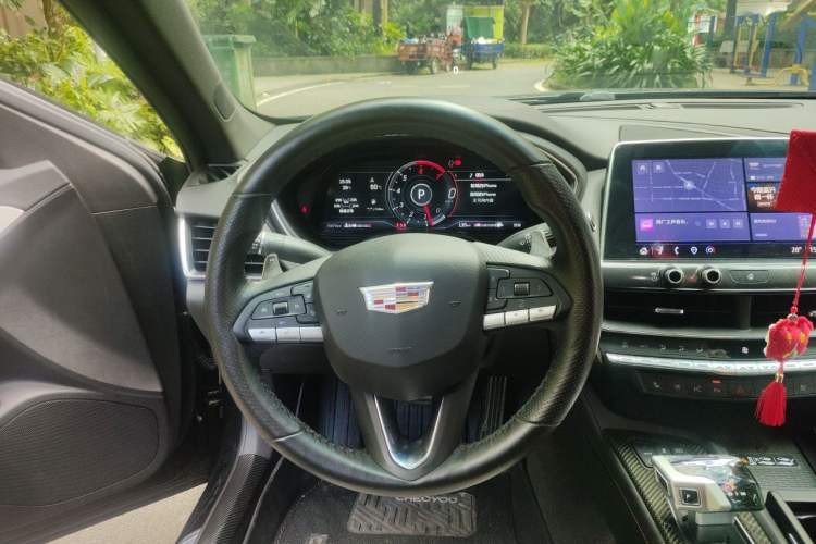 Used Cadillac CT5 2021 28T Platinum Sport Model Steering Wheel