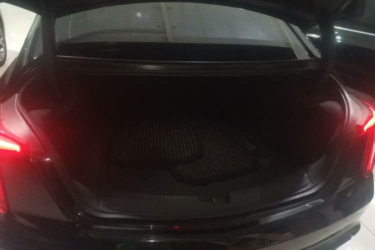 Used Cadillac CT5 2021 28T Fashion Edition Trunk