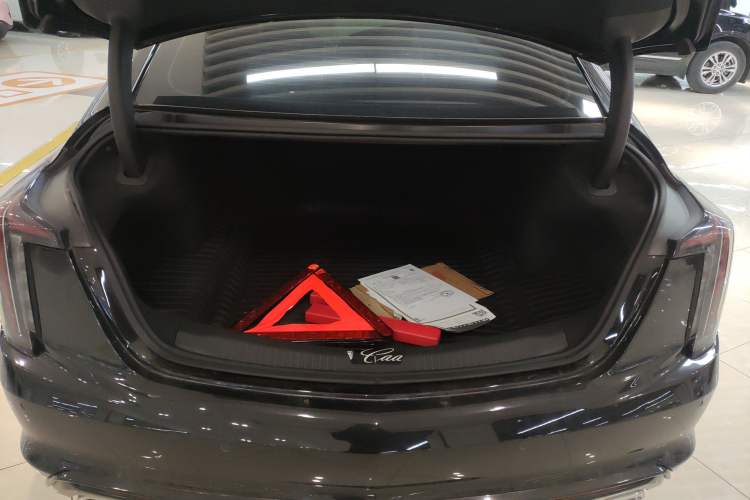 Used Cadillac CT5 2021 28T Platinum Edition Trunk
