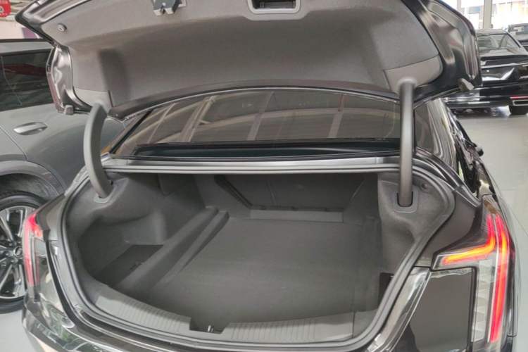 Used Cadillac CT5 2021 28T Platinum Edition Trunk