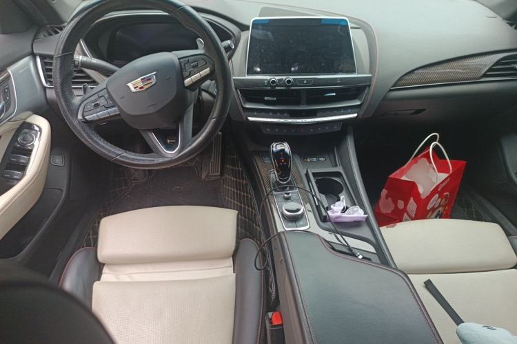 Used Cadillac CT5 2021 28T Platinum Edition Center Console
