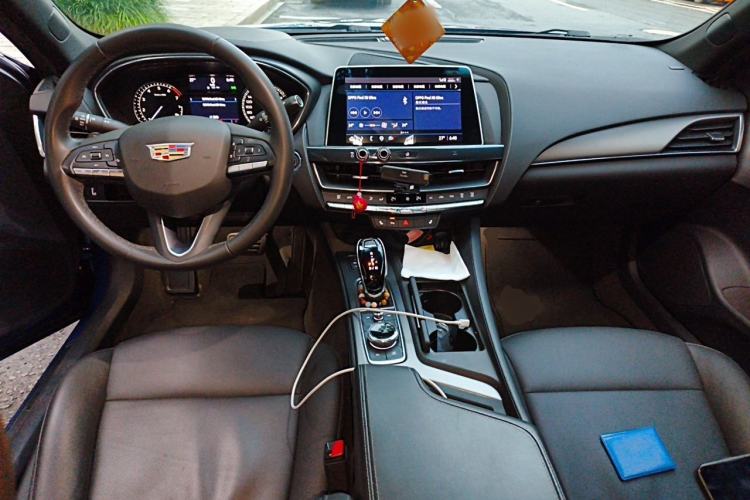Used Cadillac CT5 2021 28T Luxury Model Center Console