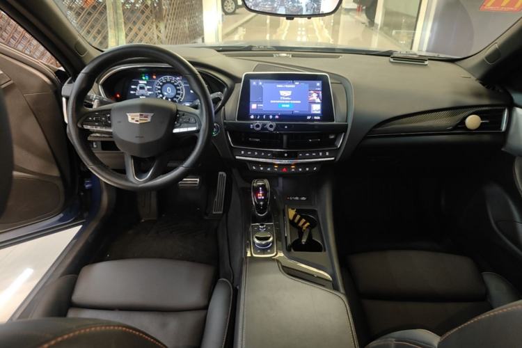 Used Cadillac CT5 2021 28T Platinum Edition Center Console