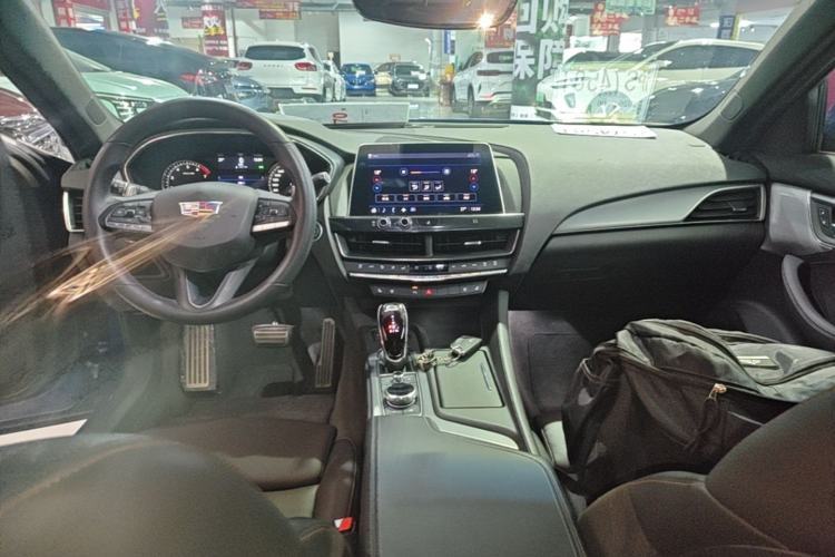 Used Cadillac CT5 2021 28T Advanced Sport Model Center Console