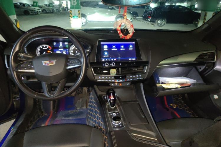 Used Cadillac CT5 2021 28T Luxury Model Center Console