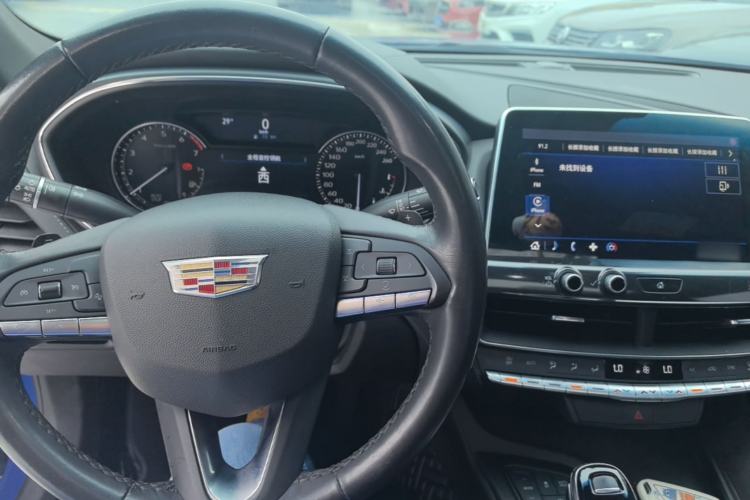 Used Cadillac CT5 2021 28T Tech Edition Center Console