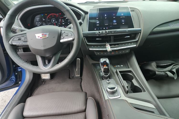Used Cadillac CT5 2021 28T Platinum Edition Center Console