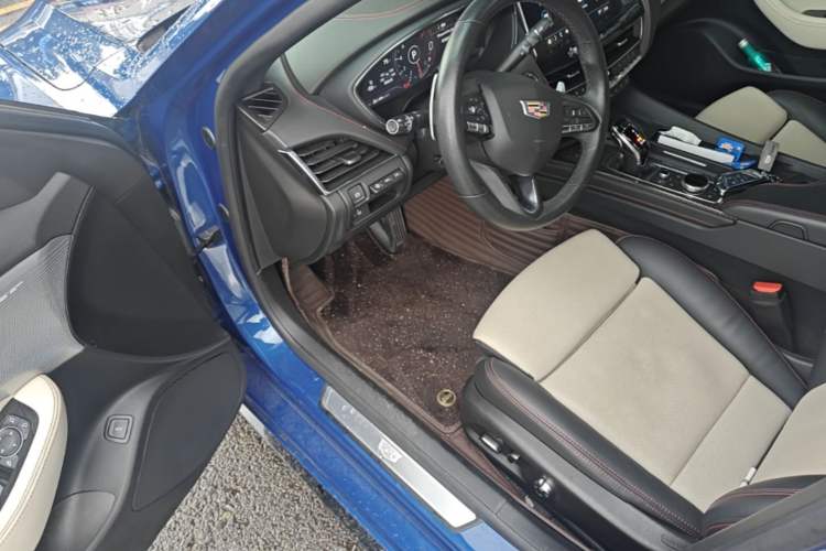 Used Cadillac CT5 2021 28T Platinum Sport Model Driver Seat