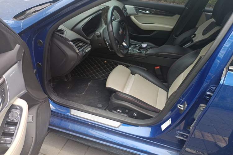 Used Cadillac CT5 2021 28T Platinum Edition Driver Seat
