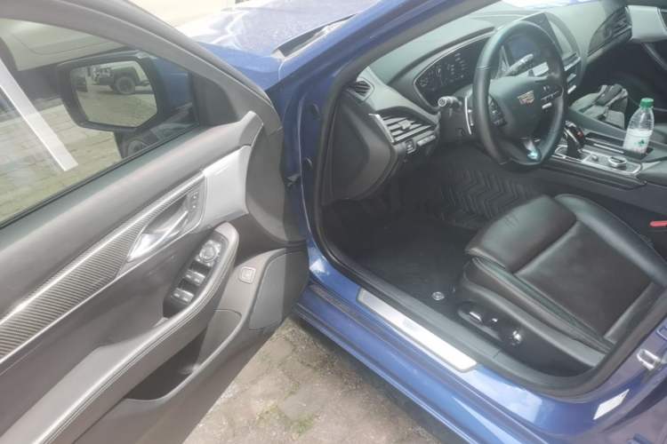 Used Cadillac CT5 2021 28T Platinum Sport Model Driver Seat