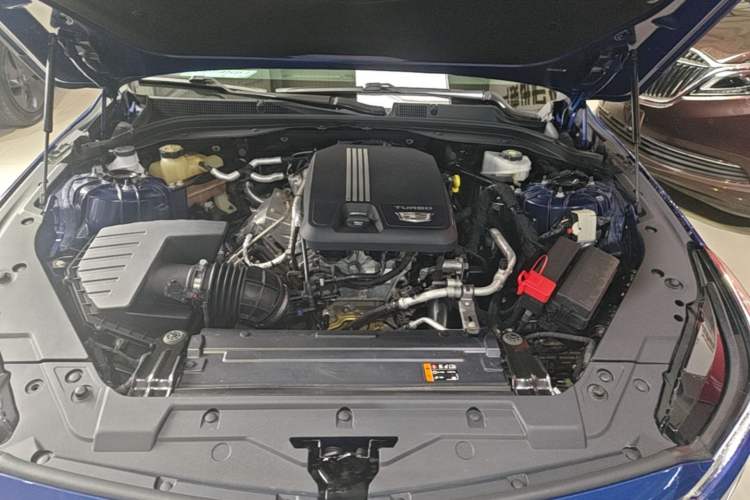 Used Cadillac CT5 2021 28T Advanced Sport Model Engine Bay