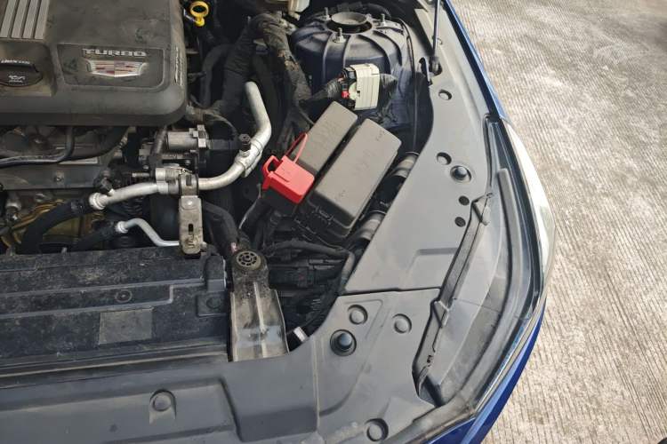 Used Cadillac CT5 2021 28T Tech Edition Engine Bay Left