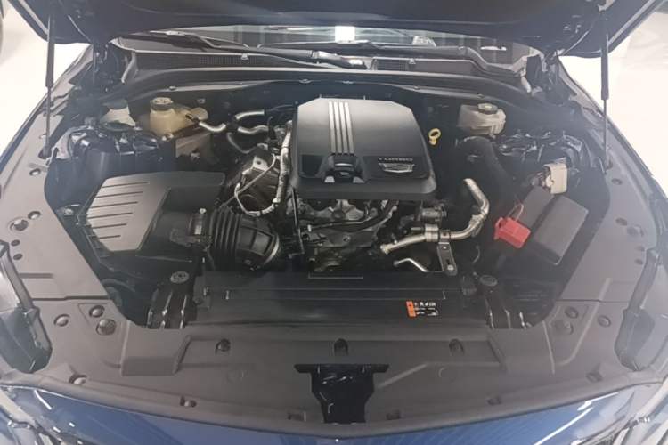 Used Cadillac CT5 2021 28T Advanced Sport Model Engine Bay