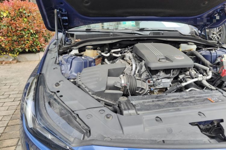 Used Cadillac CT5 2021 28T Platinum Edition Engine Bay Right