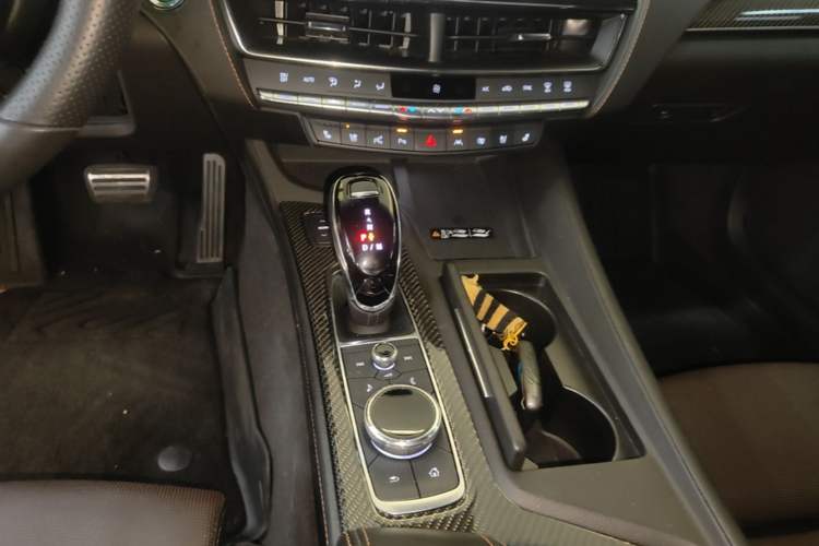 Used Cadillac CT5 2021 28T Platinum Edition Gear Lever