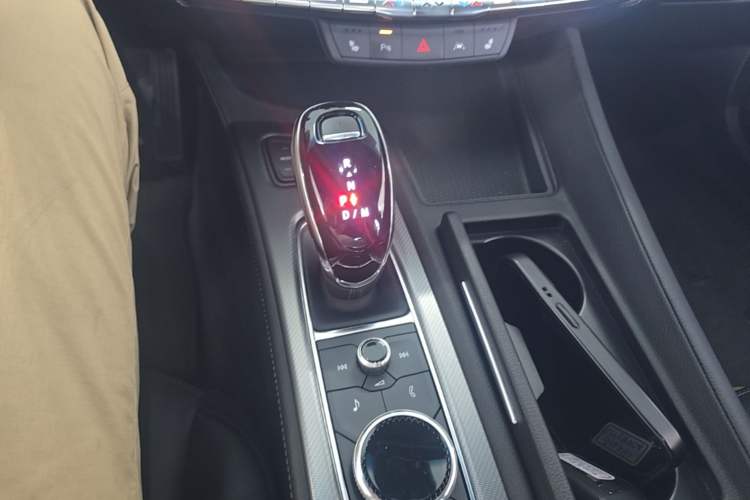 Used Cadillac CT5 2021 28T Prestige Edition Gear Lever