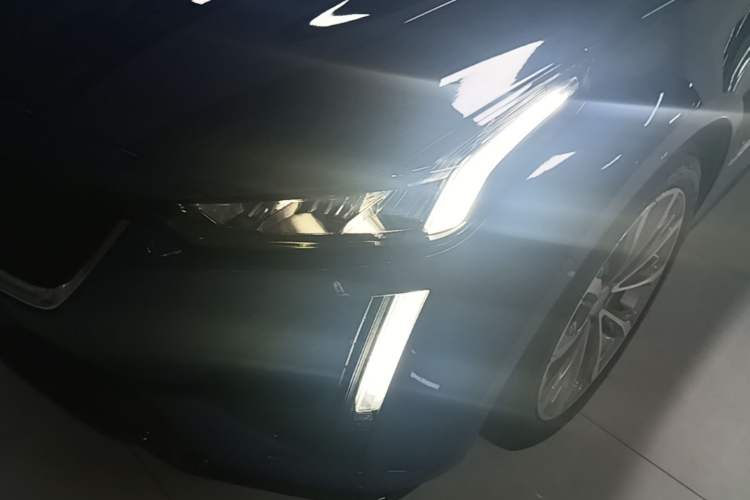 Used Cadillac CT5 2021 28T Advanced Sport Model Left Front Headlight