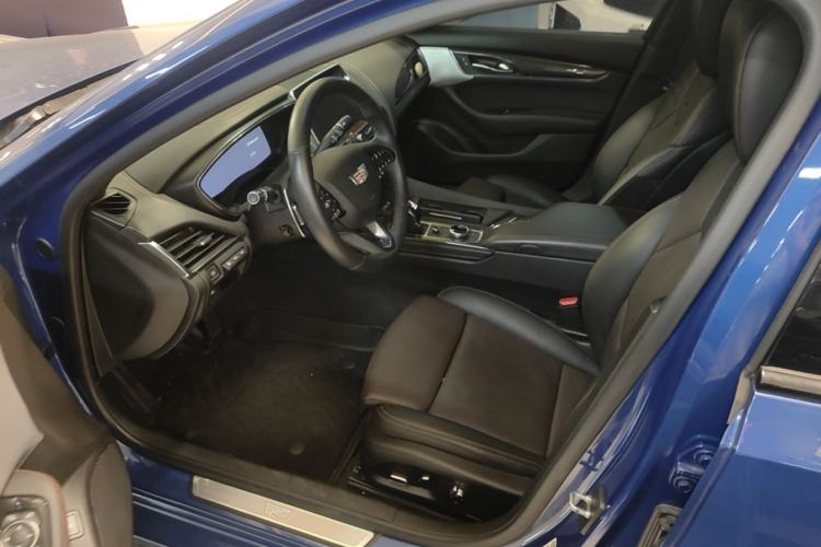 Used Cadillac CT5 2021 28T Platinum Edition Left Front Seat
