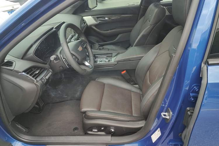 Used Cadillac CT5 2021 28T Platinum Edition Left Front Seat