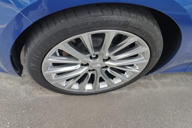 Used Cadillac CT5 2021 28T Prestige Edition Left Front Wheel Hub