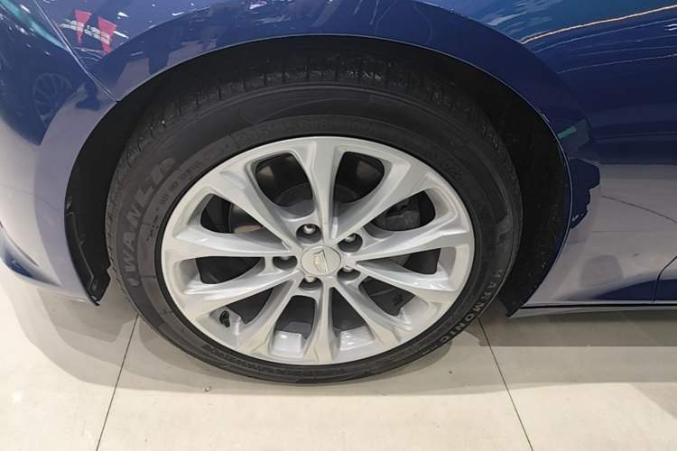 Used Cadillac CT5 2021 28T Luxury Model Left Front Wheel Hub