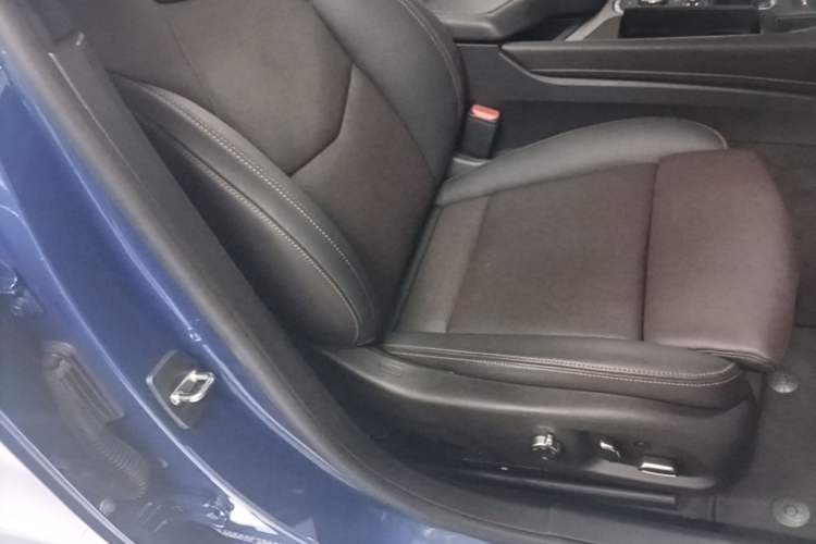 Used Cadillac CT5 2021 28T Advanced Sport Model Right Front Seat