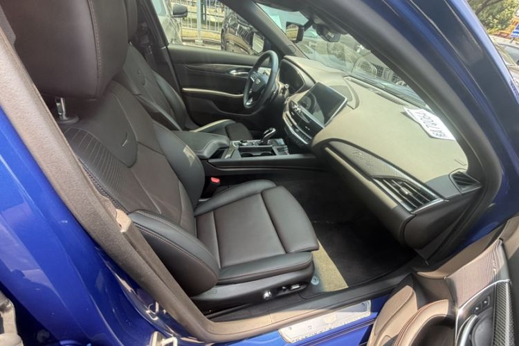 Used Cadillac CT5 2021 28T Platinum Edition Right Front Seat
