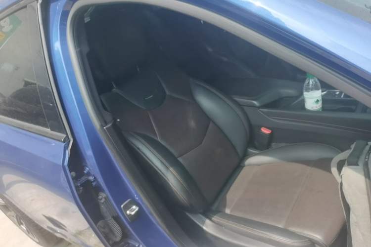 Used Cadillac CT5 2021 28T Platinum Sport Model Right Front Seat