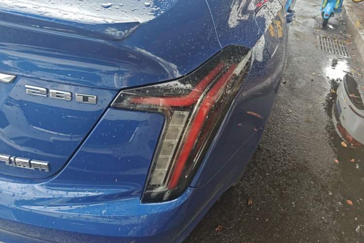 Used Cadillac CT5 2021 28T Platinum Sport Model Right Rear Taillight