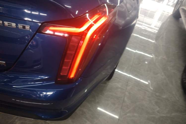 Used Cadillac CT5 2021 28T Luxury Model Right Rear Taillight