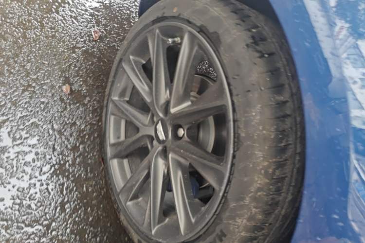 Used Cadillac CT5 2021 28T Platinum Sport Model Right Rear Wheel Hub