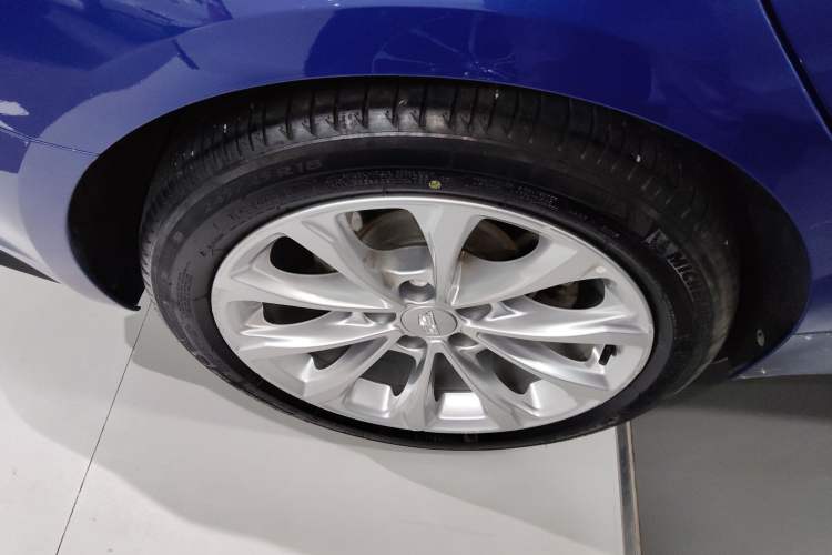 Used Cadillac CT5 2021 Revised 28T Luxury Version Right Rear Wheel Hub