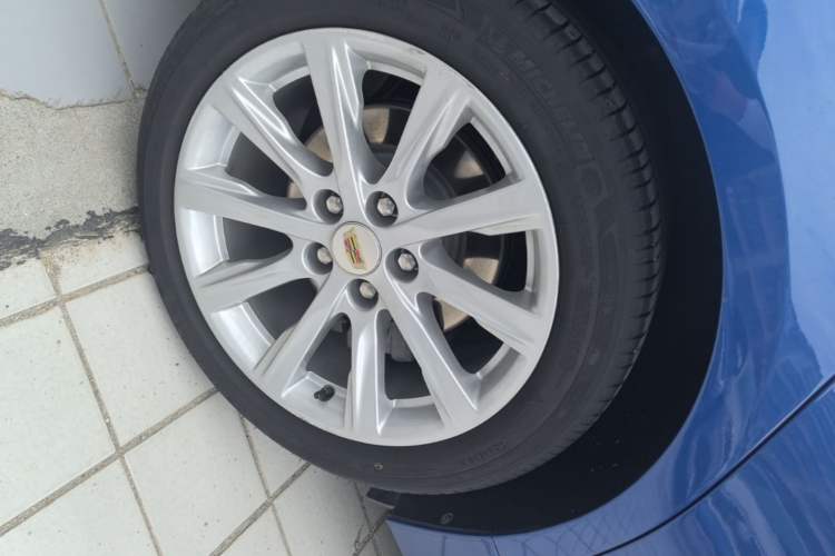 Used Cadillac CT5 2021 28T Tech Edition Right Rear Wheel Hub