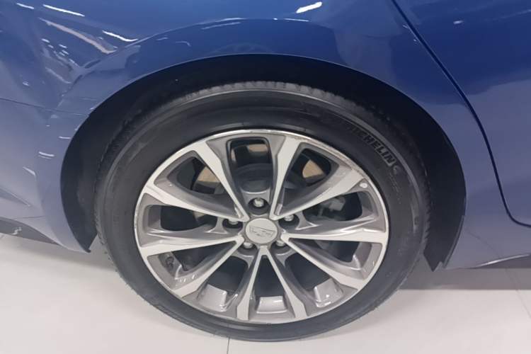 Used Cadillac CT5 2021 28T Advanced Sport Model Right Rear Wheel Hub