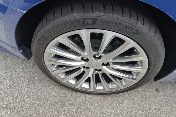 Used Cadillac CT5 2021 28T Prestige Edition Right Rear Wheel Hub