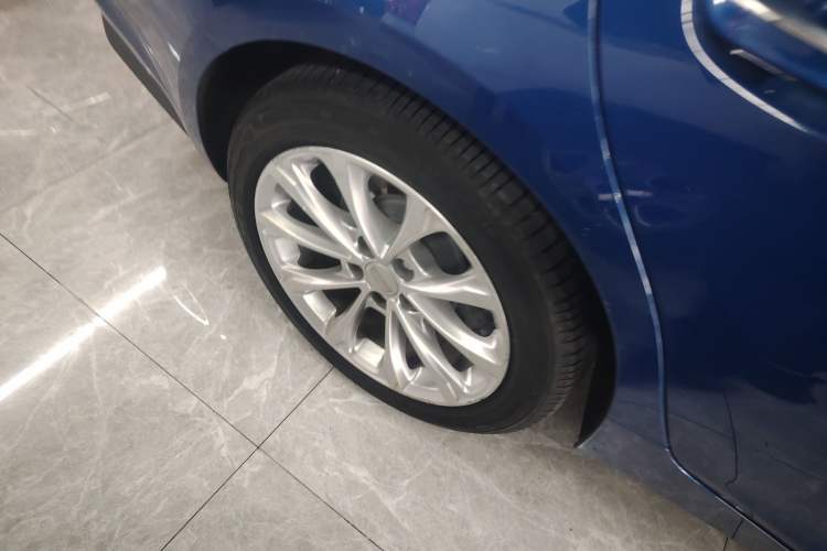 Used Cadillac CT5 2021 28T Luxury Model Right Rear Wheel Hub
