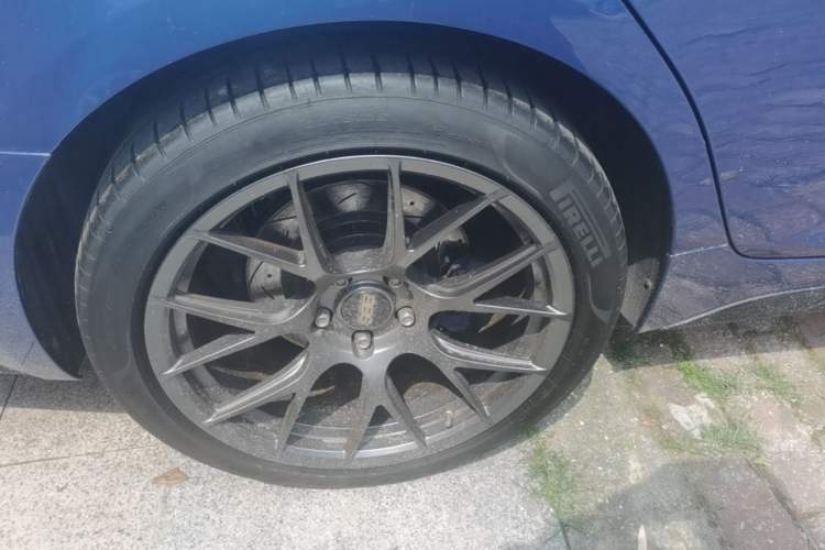 Used Cadillac CT5 2021 28T Platinum Sport Model Right Rear Wheel Hub