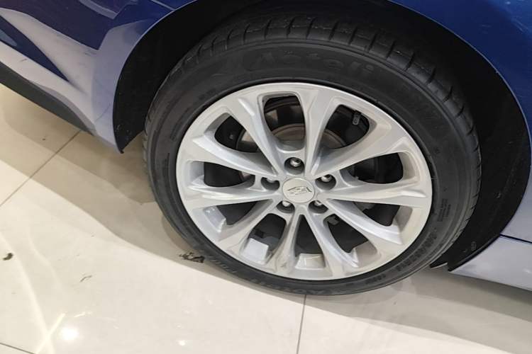 Used Cadillac CT5 2021 28T Luxury Model Right Rear Wheel Hub