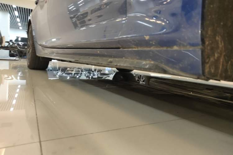 Used Cadillac CT5 2021 28T Platinum Edition Right Side Sill