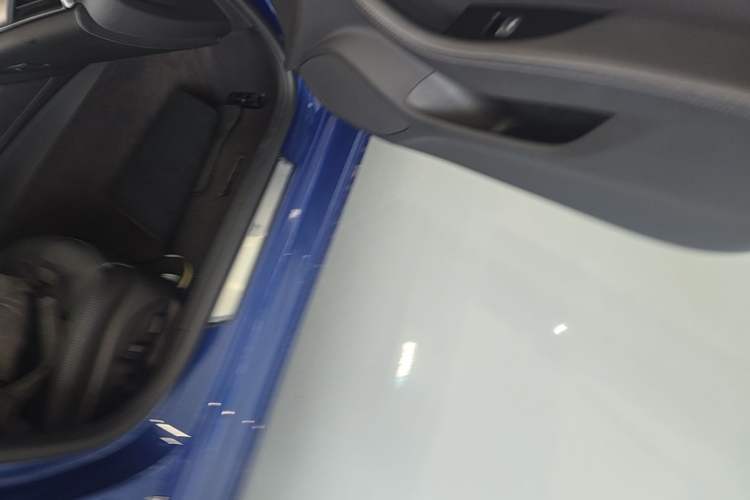 Used Cadillac CT5 2021 28T Prestige Edition Right Side Sill
