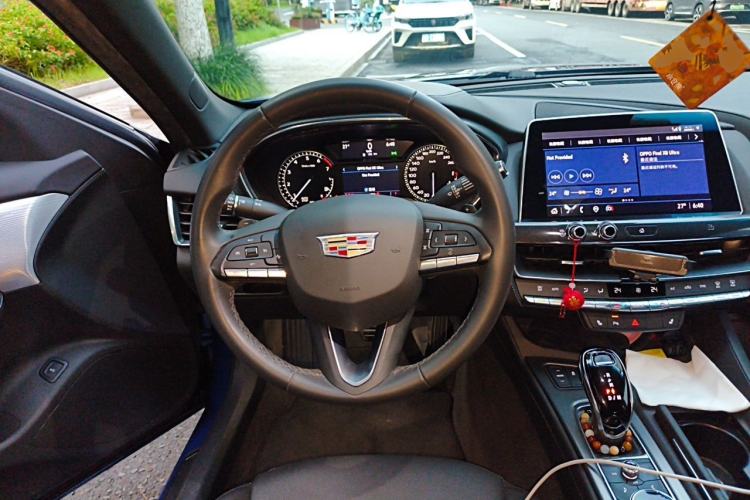 Used Cadillac CT5 2021 28T Luxury Model Steering Wheel