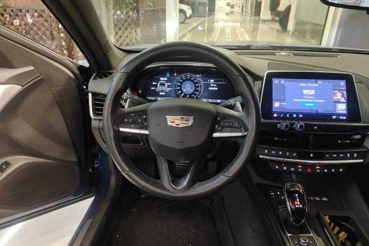 Used Cadillac CT5 2021 28T Platinum Edition Steering Wheel